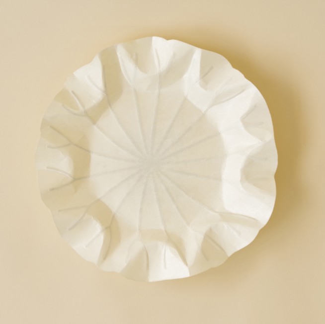 Flexible Hanji Paper Tray Lotus Leave (S) ivory 20x20cm
